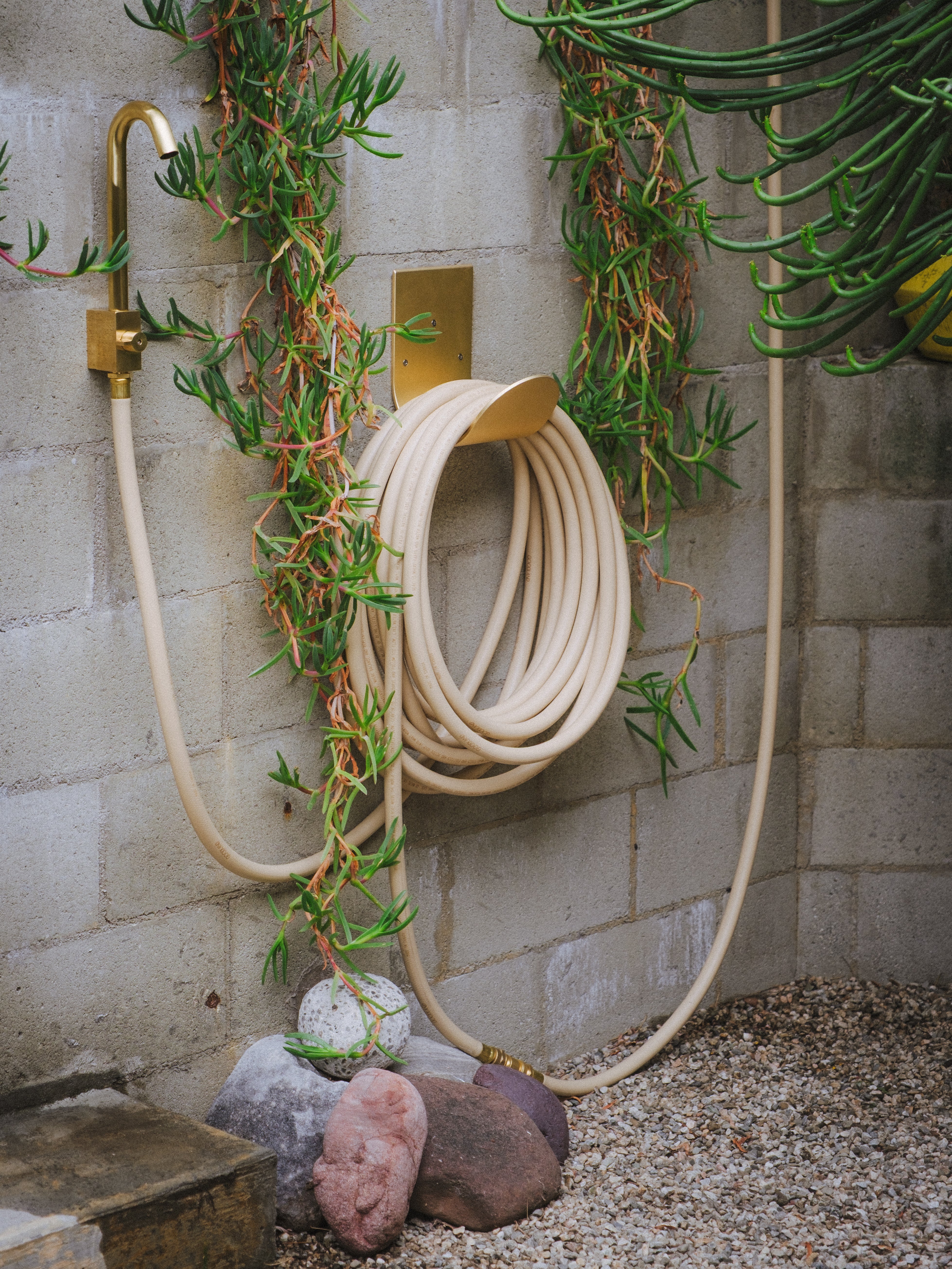 Wall Mounted Hose Hanger - Image 10